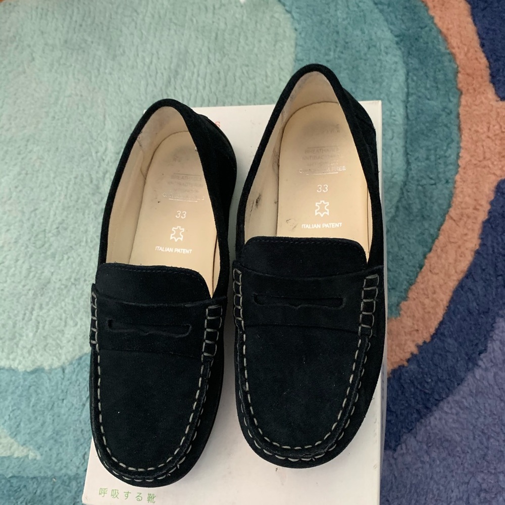 Boys size 32 Geox navy suede shoes